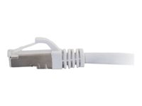 C2G Cat5e Booted Shielded (STP) Network Patch Cable - Koblingskabel - RJ-45 (hann) til RJ-45 (hann) - 5 m - STP - CAT 5e - formstøpt - hvit 83884