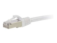 C2G Cat5e Booted Shielded (STP) Network Patch Cable - Koblingskabel - RJ-45 (hann) til RJ-45 (hann) - 7 m - STP - CAT 5e - formstøpt - hvit 83885